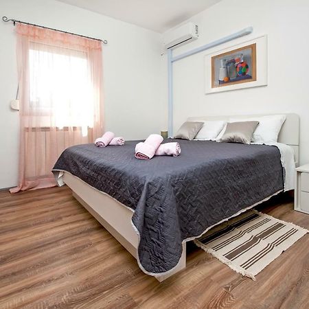 Rooms Mariana Rovigno Esterno foto